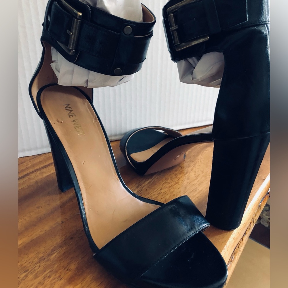 Knock-Out!💥Nine West Watkins Design platform heels!✨